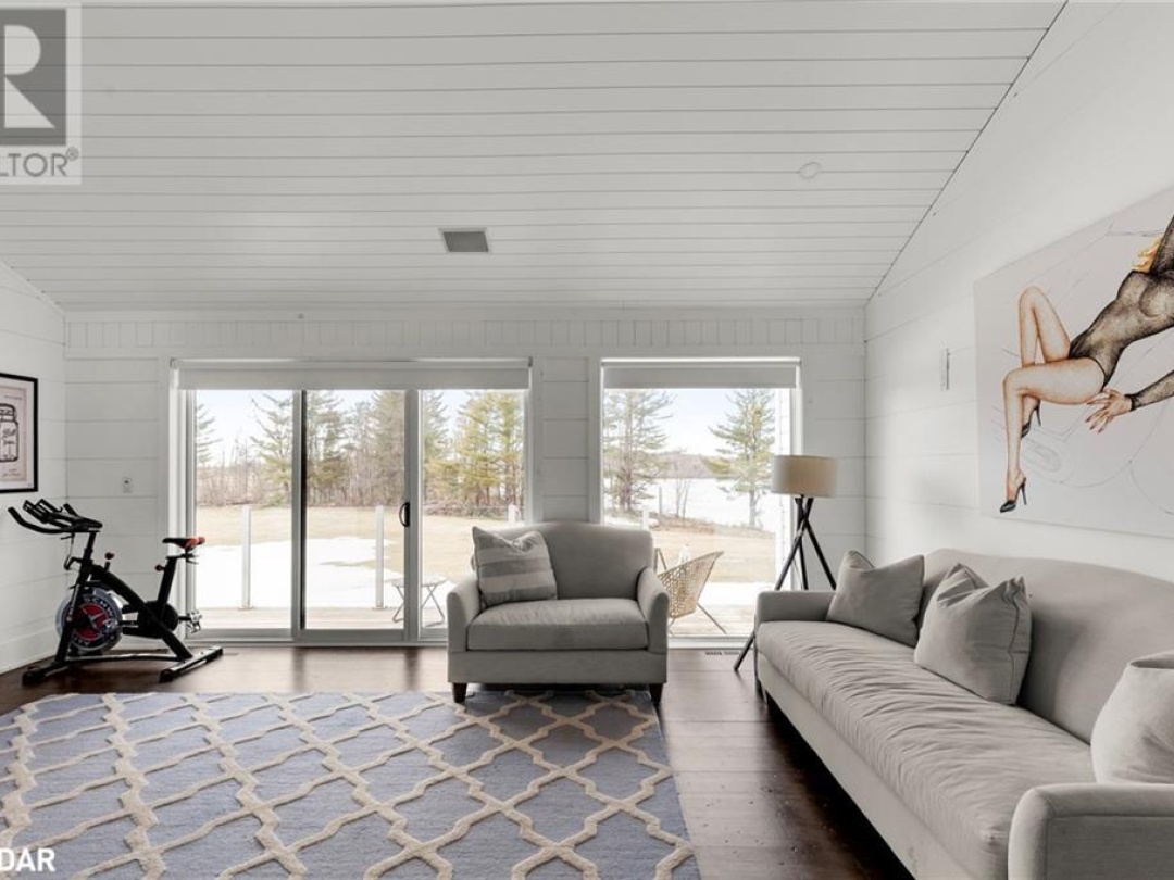 1331 South Monck Drive, Blanchard Lake