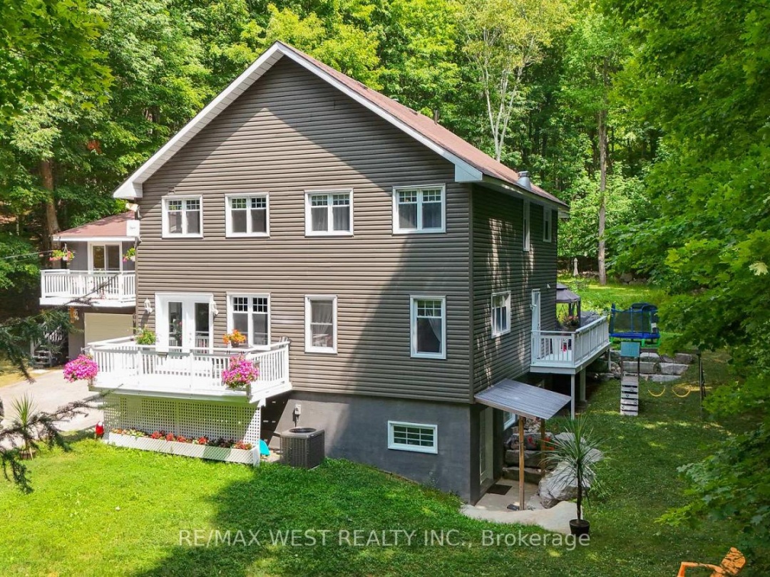 1158 LORNE LANE, 
