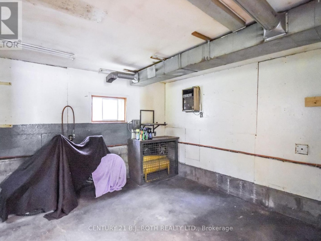 1039 DIVISION ROAD E, 