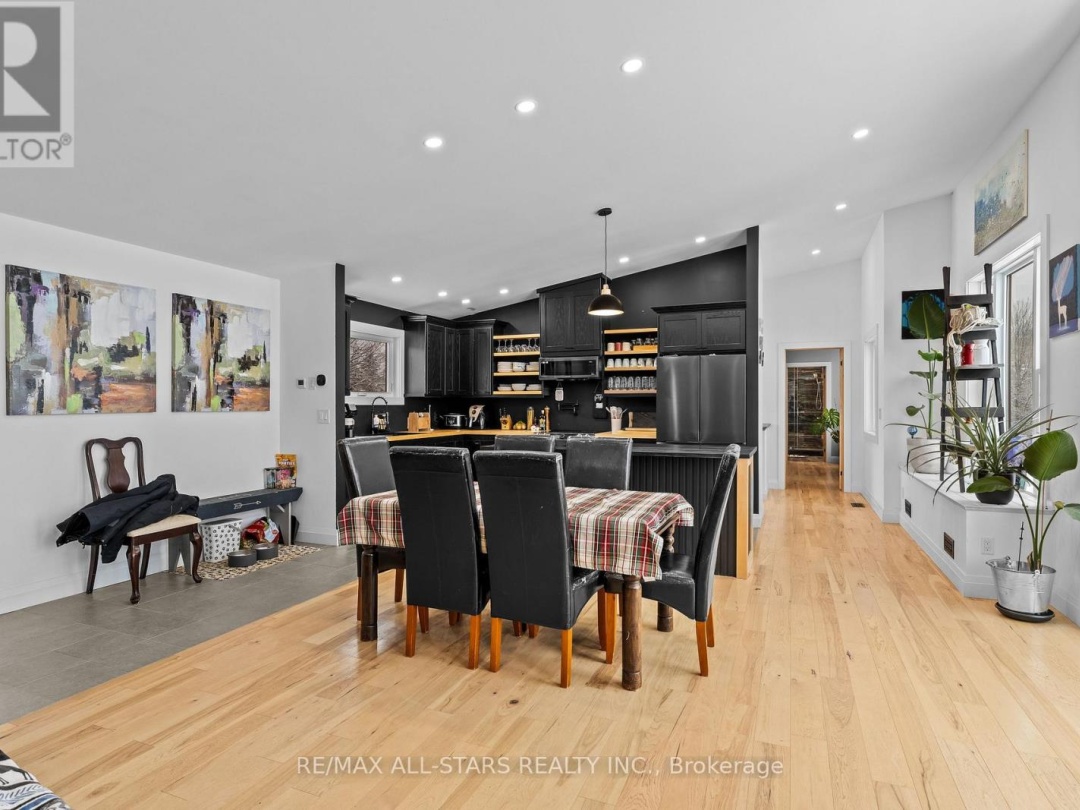 1062 NORTHLINE ROAD, 