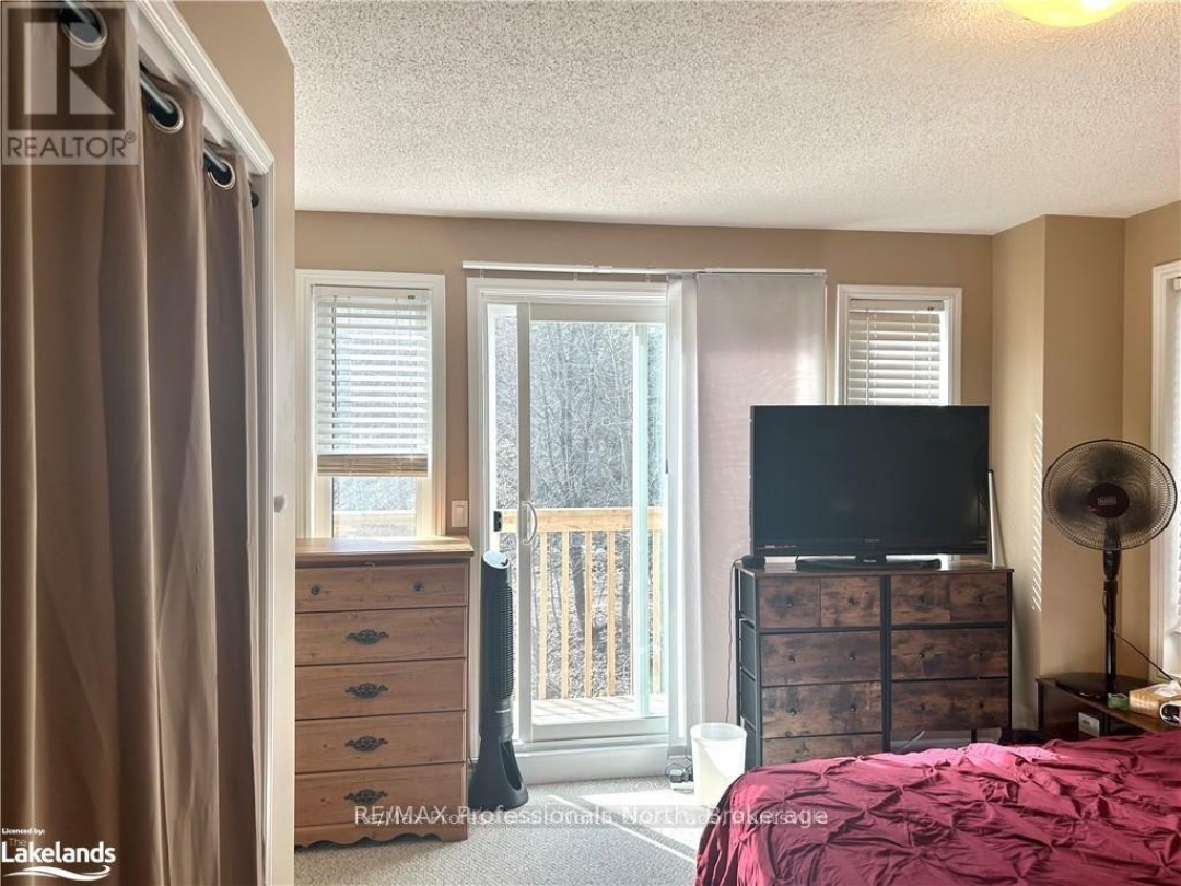 20 - 1591 HIDDEN VALLEY ROAD, 