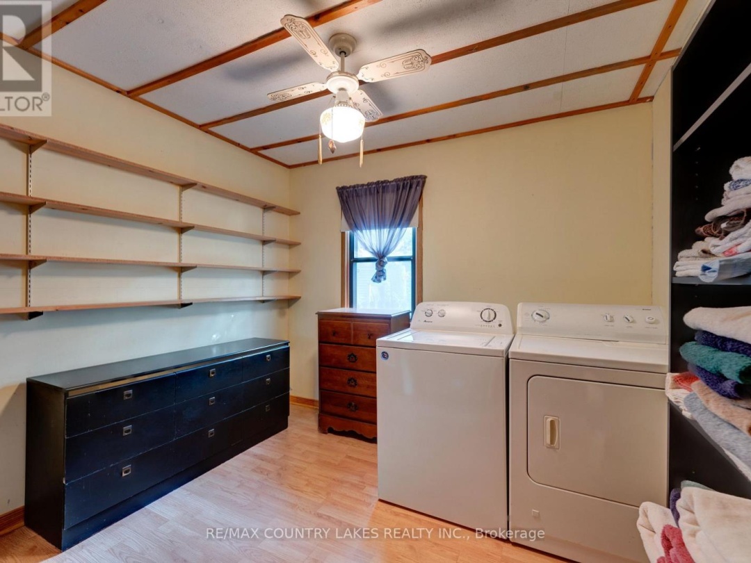 446 MAIN STREET E, 