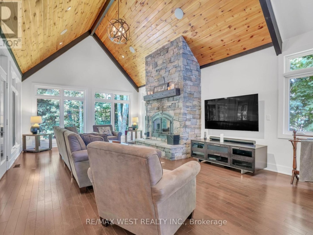 8 WESTWIND COURT, 