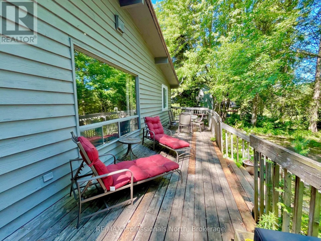 1093 TIFFANY LANE, 