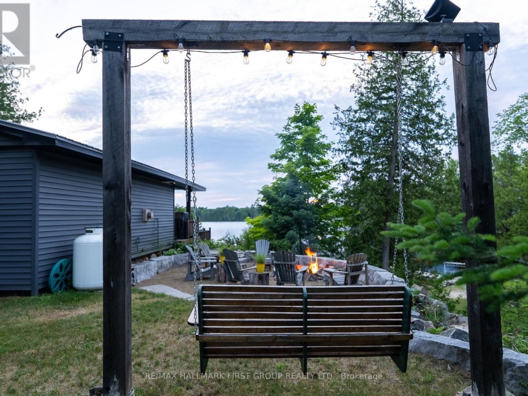 402 STEENBURG LAKE ROAD S, 