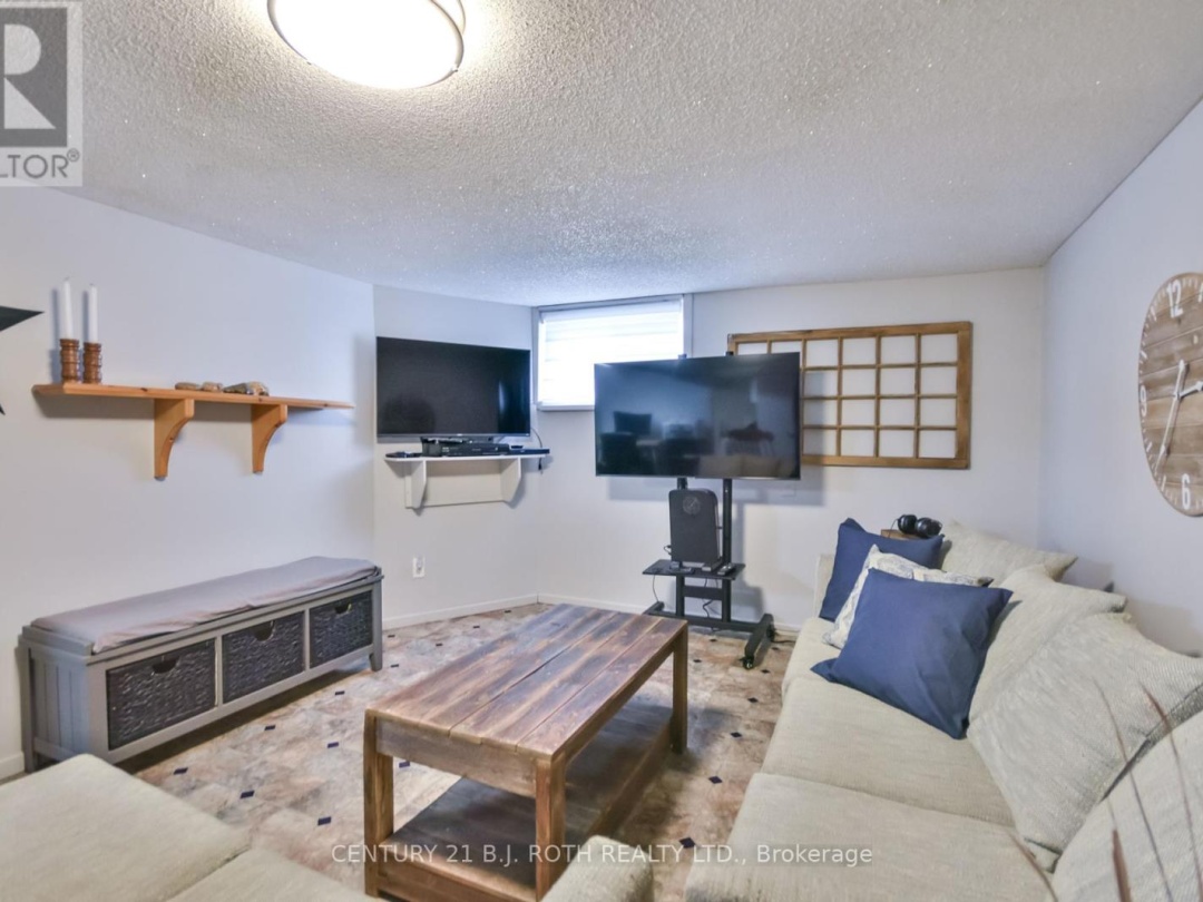 1039 DIVISION ROAD E, 