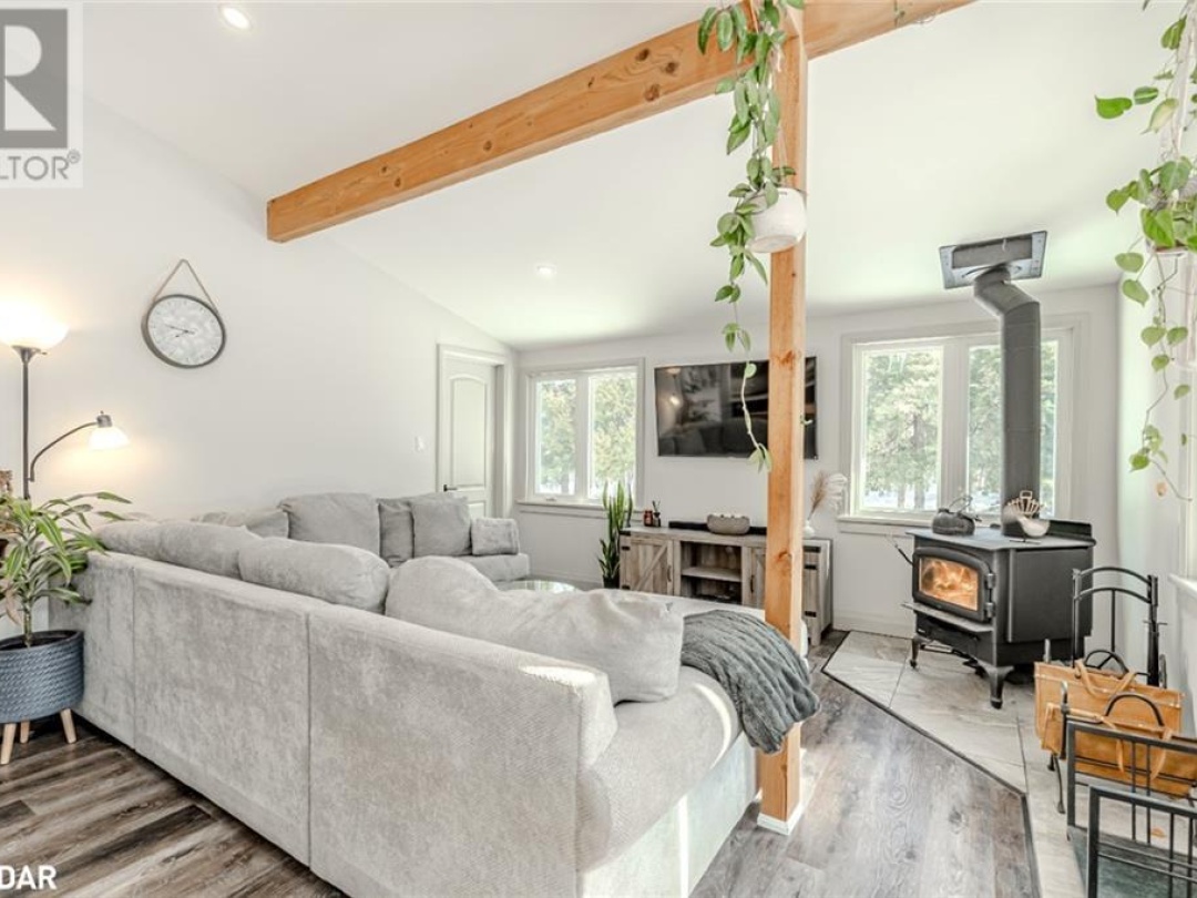 1710 Sandhill Road, Waubaushene