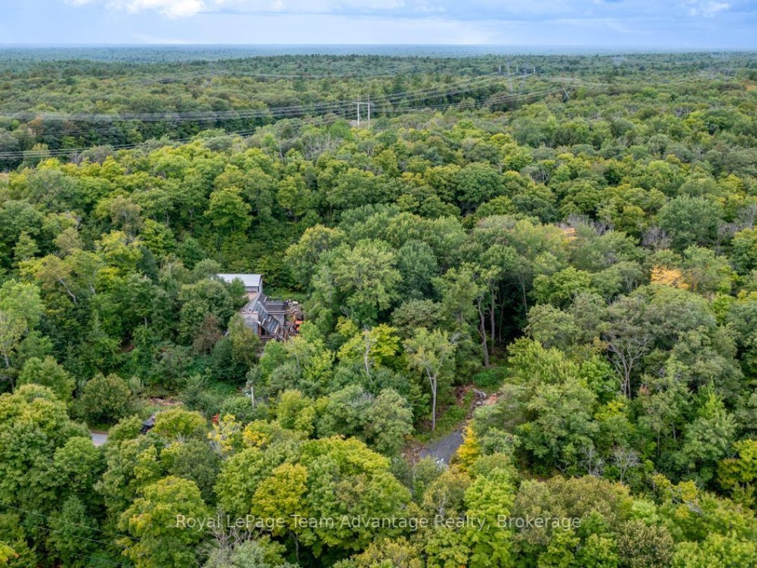 33 PINEWOOD ROAD, McDougall