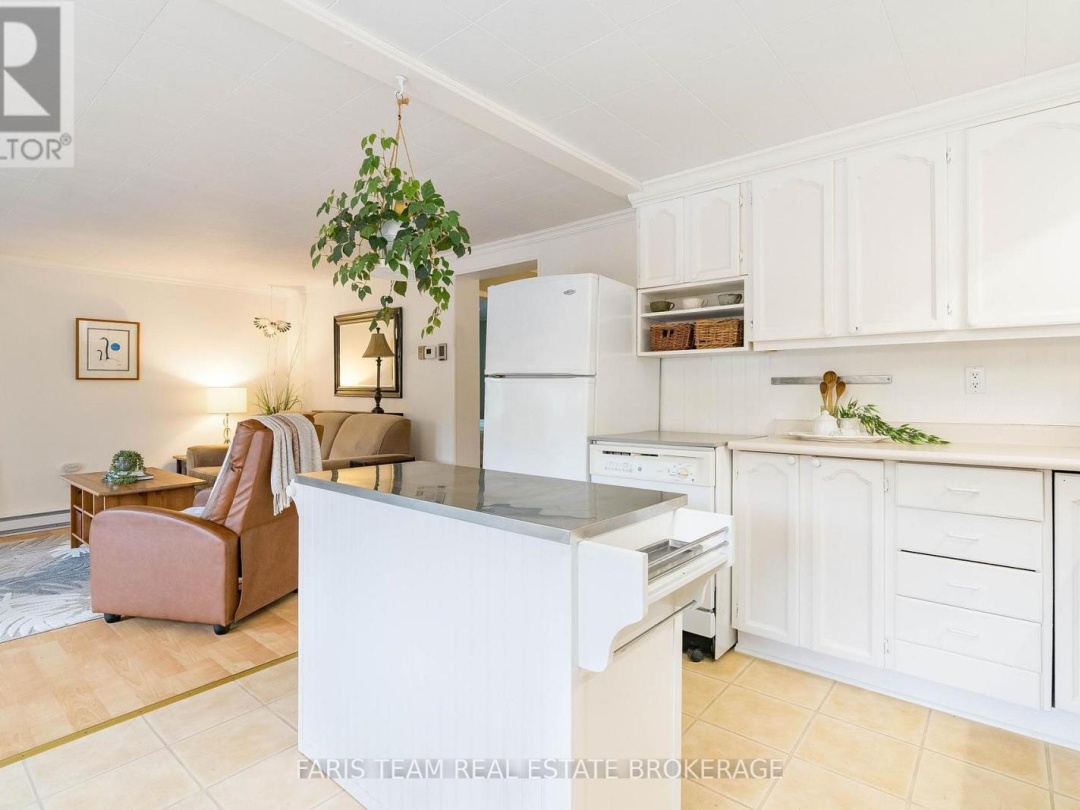 8060 OAKRIDGE DRIVE, 