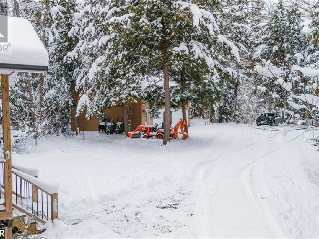 1208 Minnow Drive, Kennisis Lake