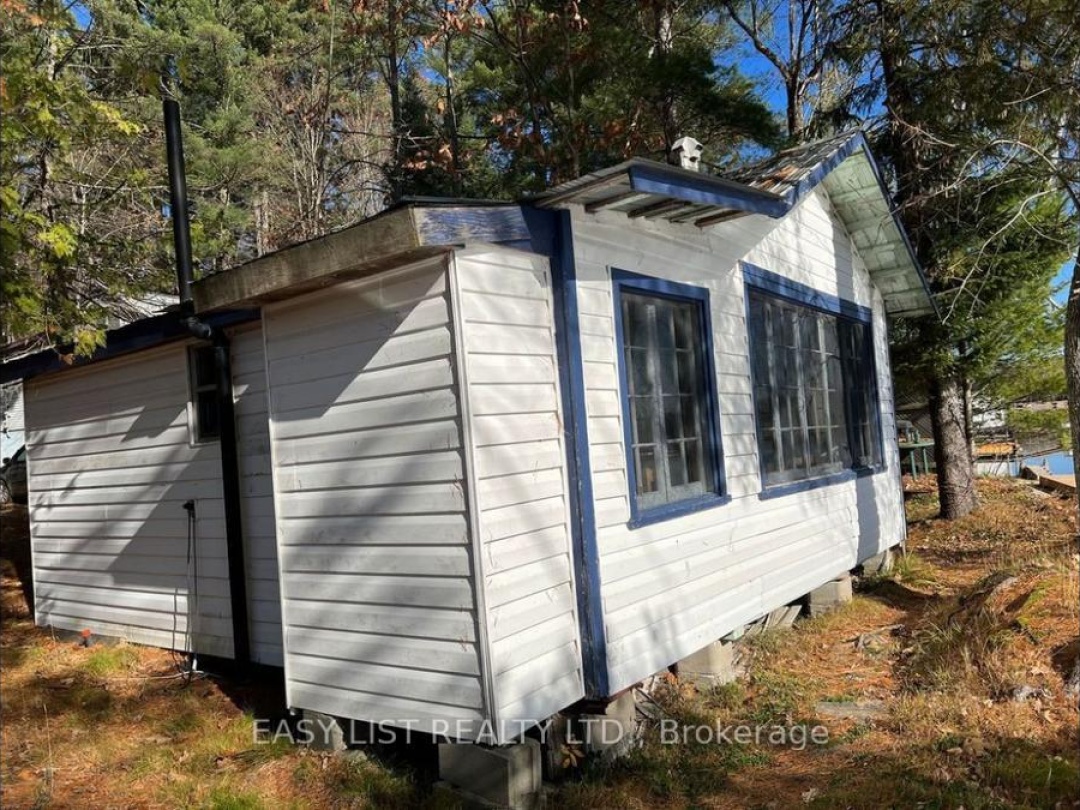 1045 REYNOLDS ROAD, Horseshoe Lake