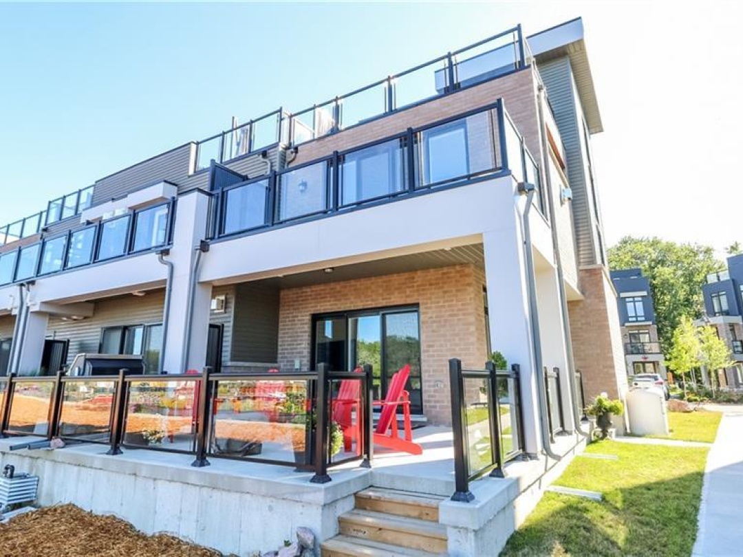 100 MARINA VILLAGE Drive, 