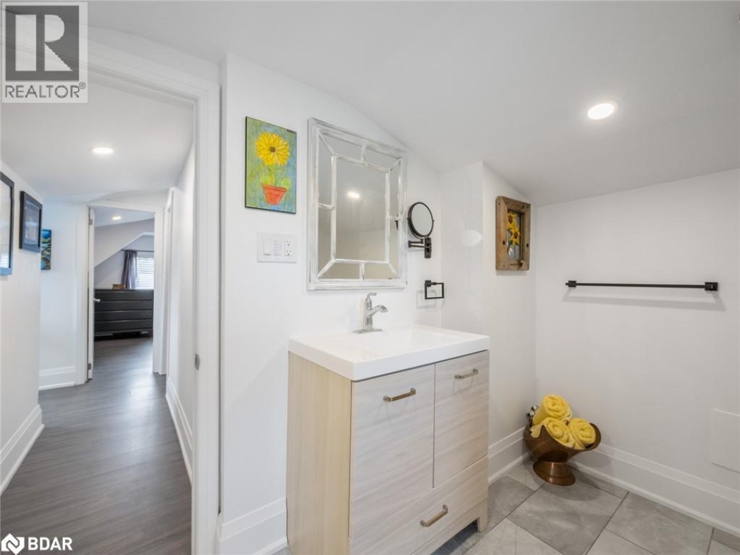370 HOMEWOOD Avenue, 