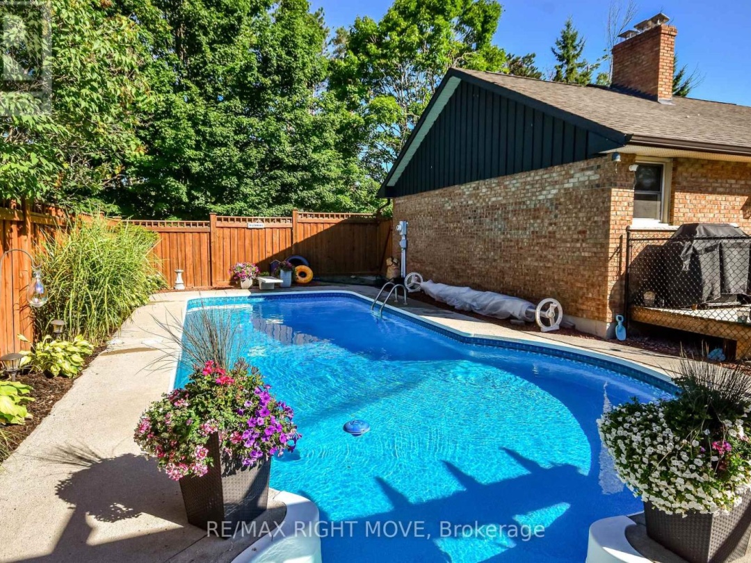 2009 MARCHMONT ROAD, 