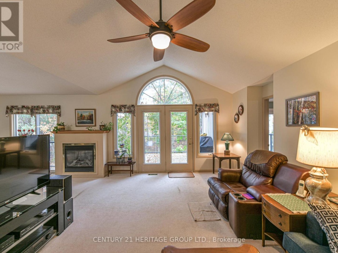 19 SPRINGWOOD CRESCENT,