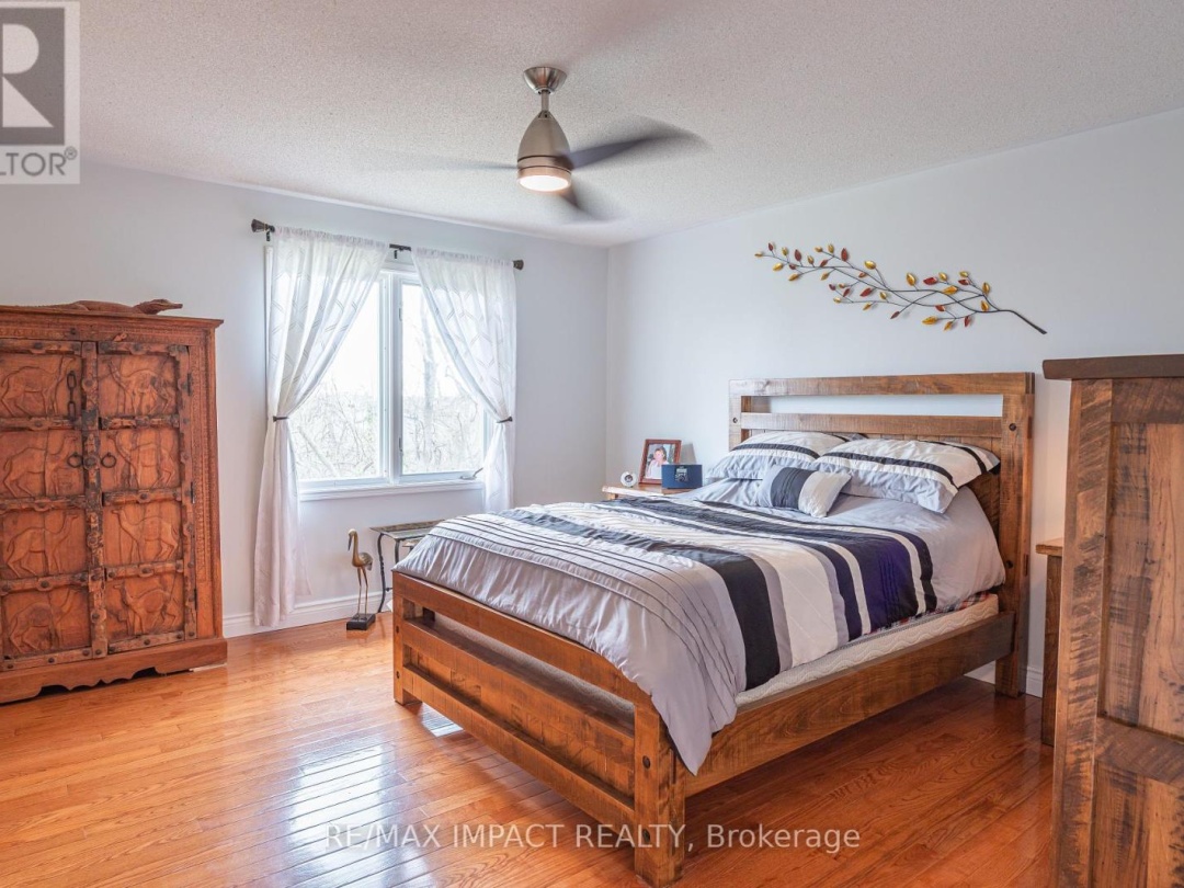 10 CEDARTREE LANE, 