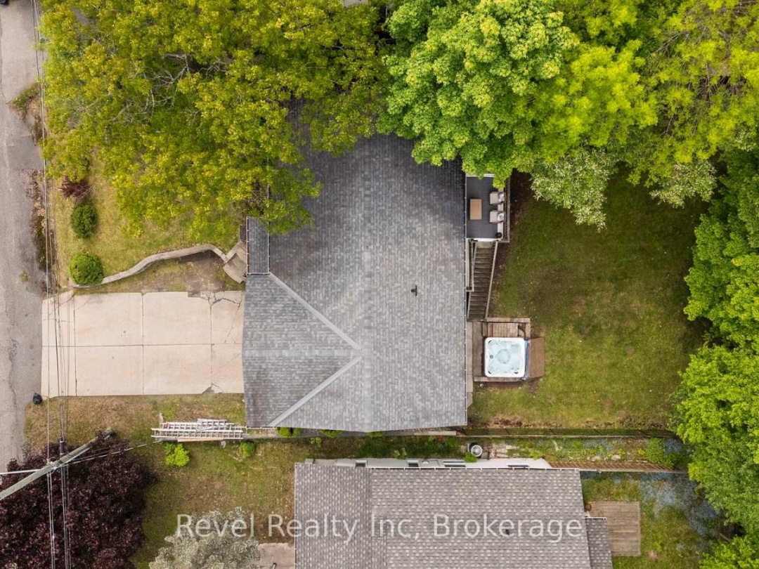 35 MACKLAIM DRIVE, 