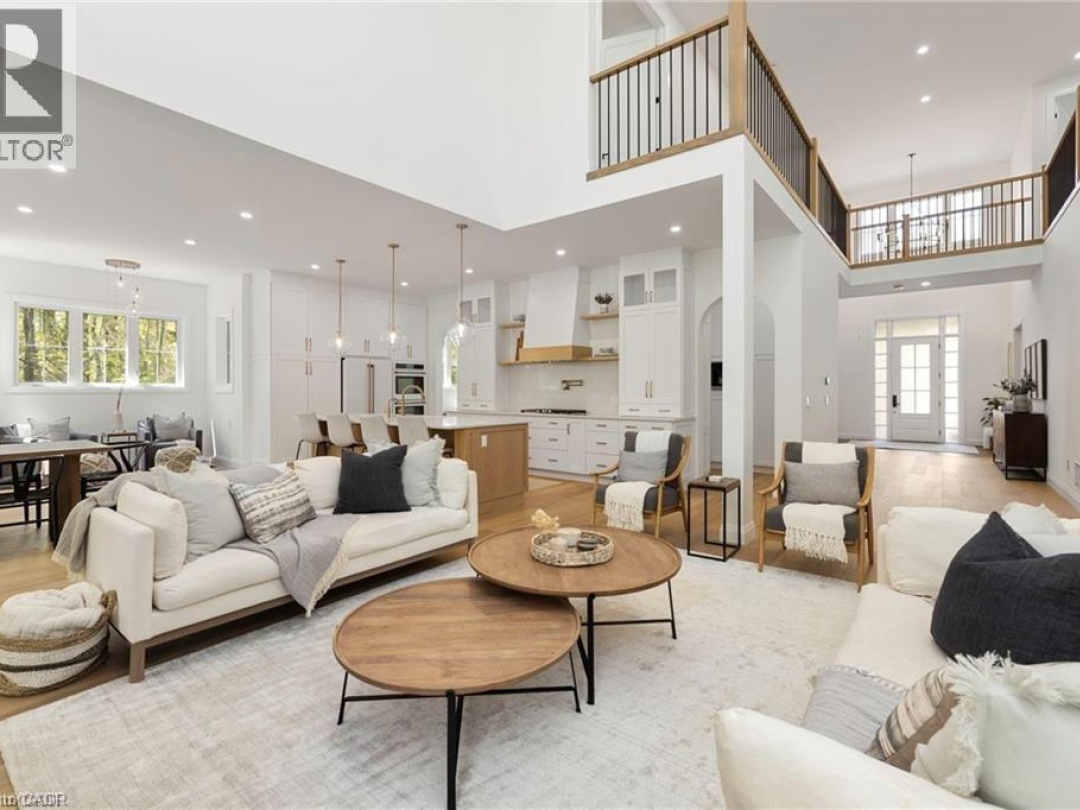 14 ST GEORGES Court, Huntsville