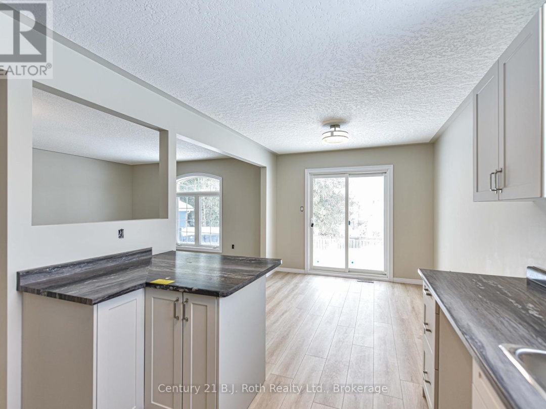 3382 Azcona Avenue, Severn