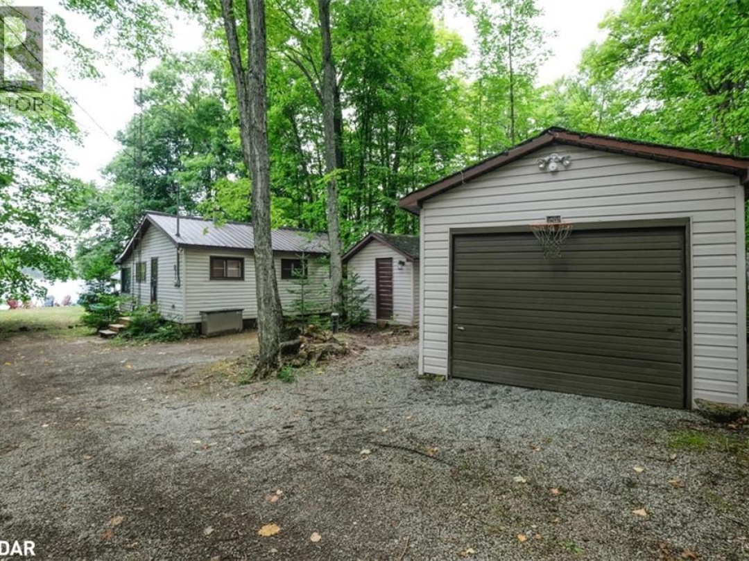 43 GATEWOOD Road, 