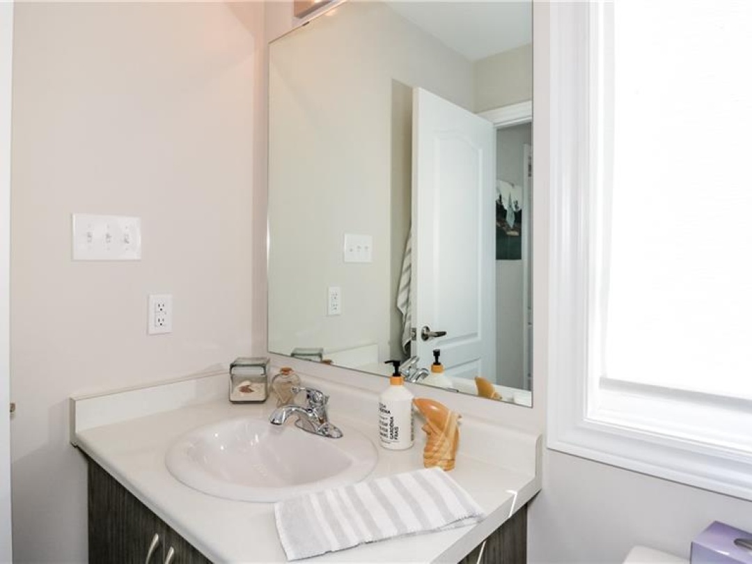 100 MARINA VILLAGE Drive, 