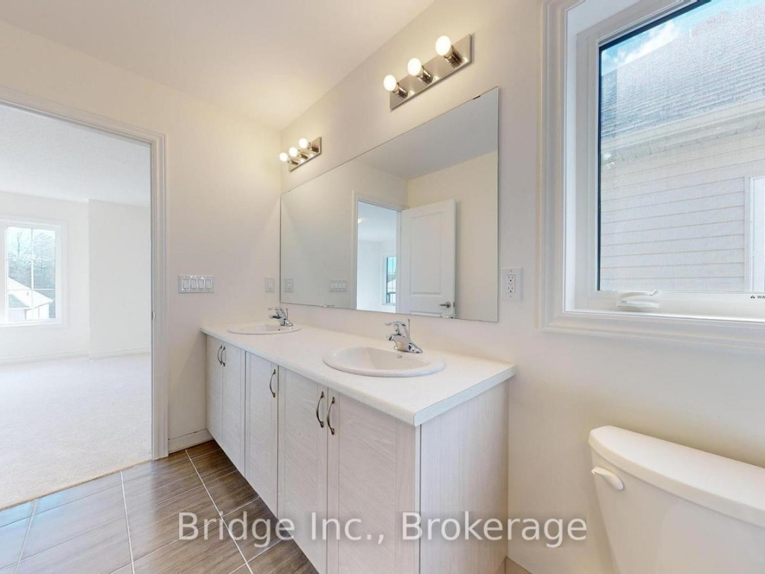 12 HILLCROFT WAY, 