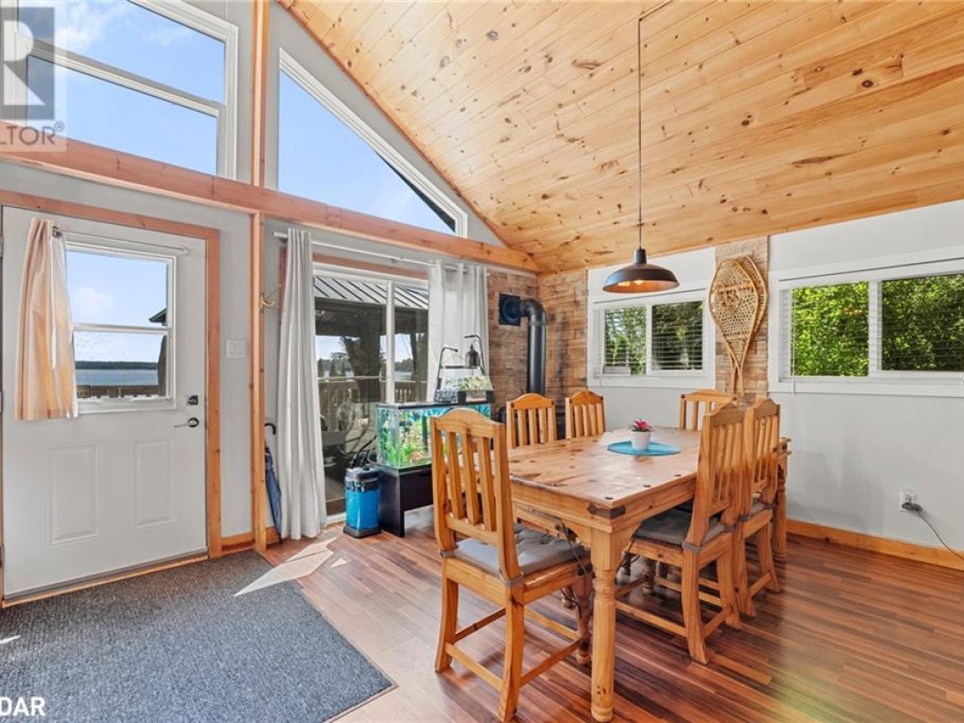 104 Fulsom Crescent, Dalrymple Lake