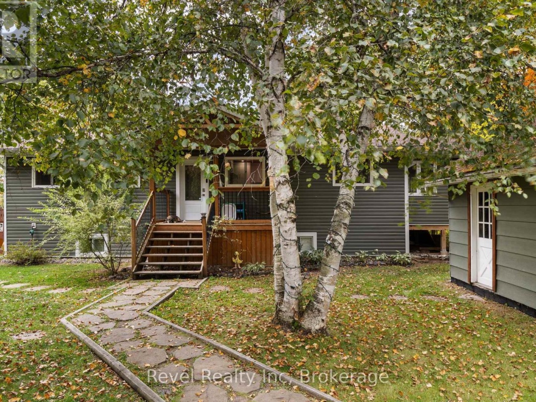 210 BURNETT'S ROAD, Manitouwabing Lake