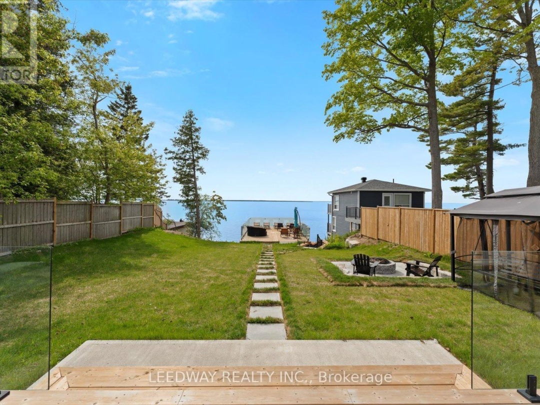 24410 Thorah Park Boulevard, Lake Simcoe