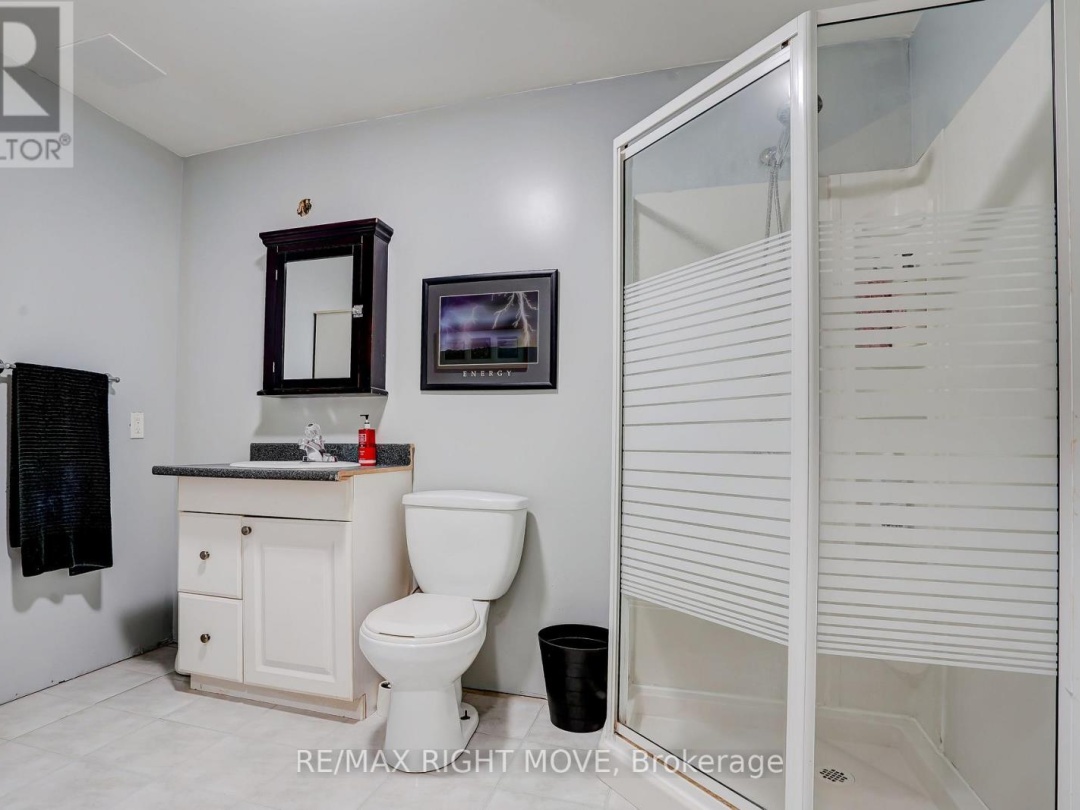 32 JULIA CRESCENT, 