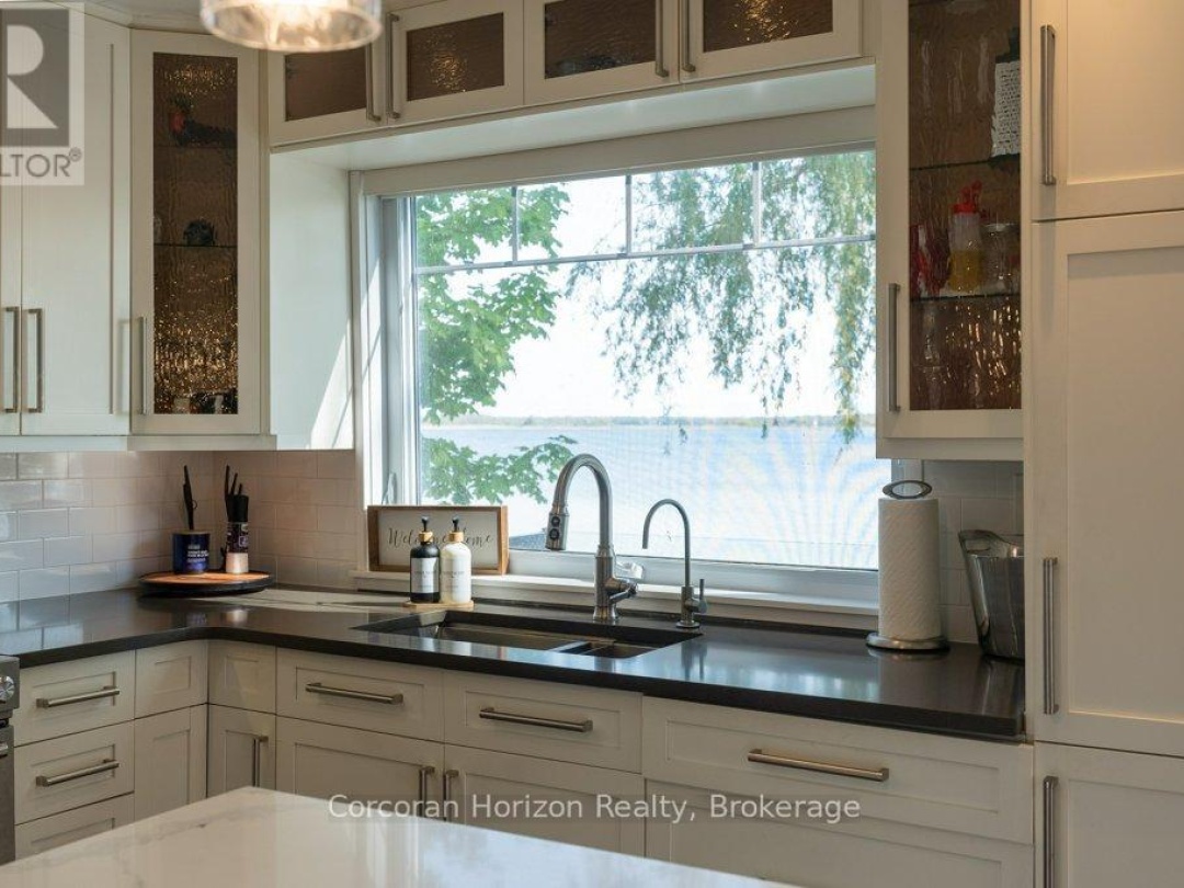 280 Robins Point Road, Georgian Bay