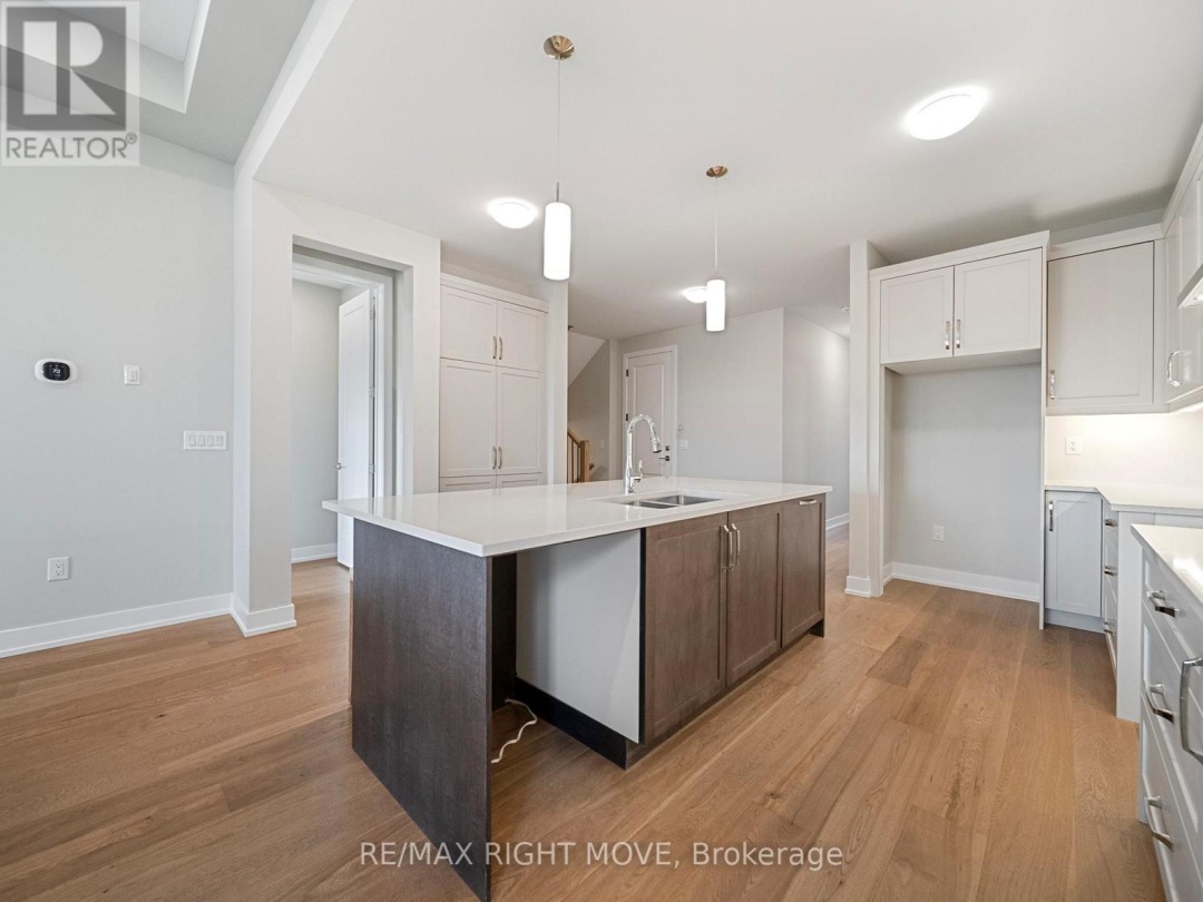 3192 Orion Boulevard, Orillia