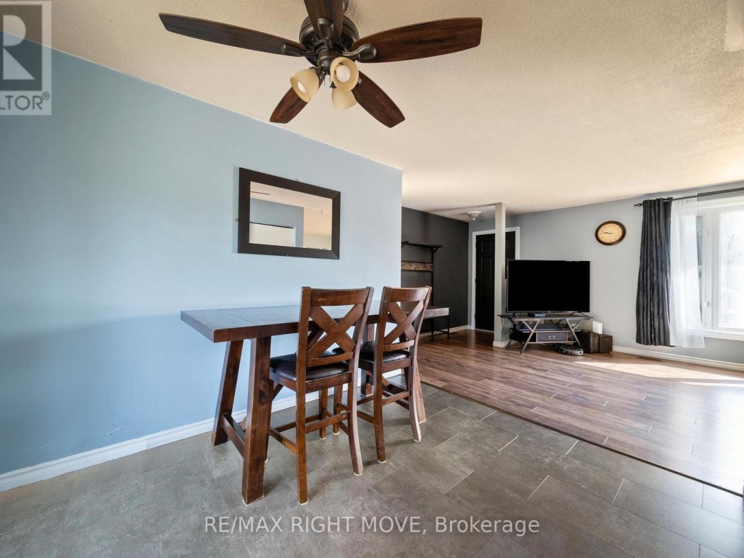 3 WESTMOUNT DRIVE N, 