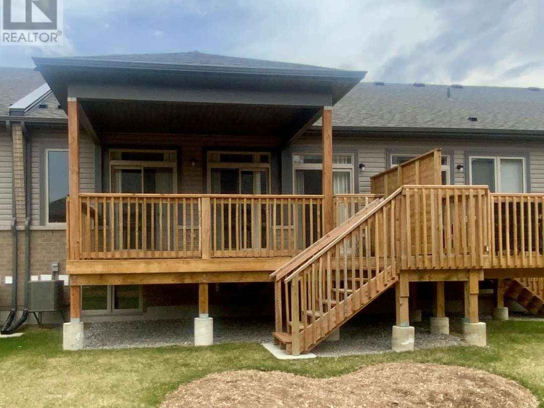 28 - 17 LAKEWOOD CRESCENT, 