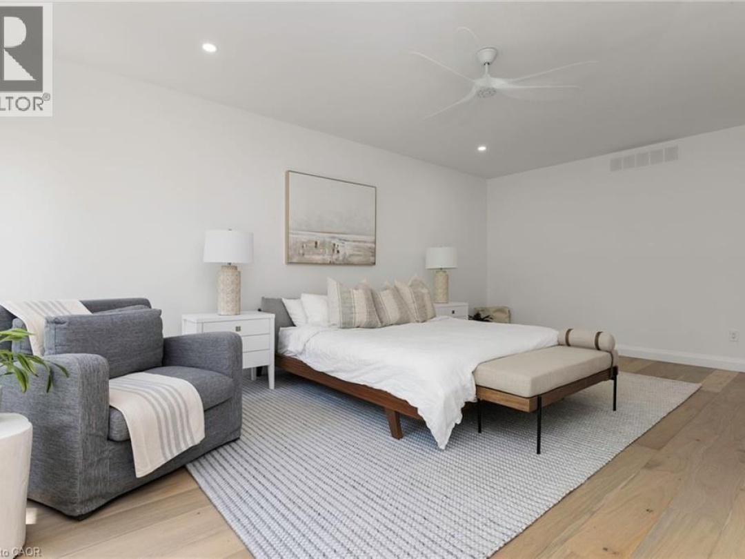 14 ST GEORGES Court, 