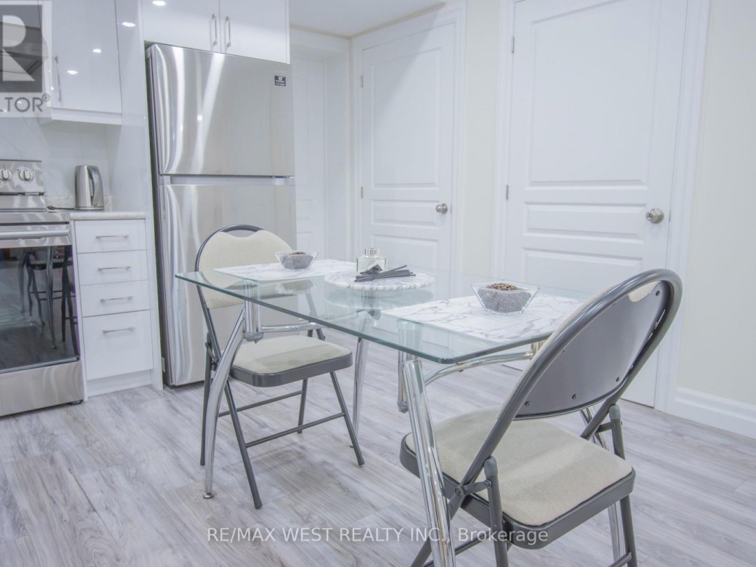 1158 LORNE LANE, 