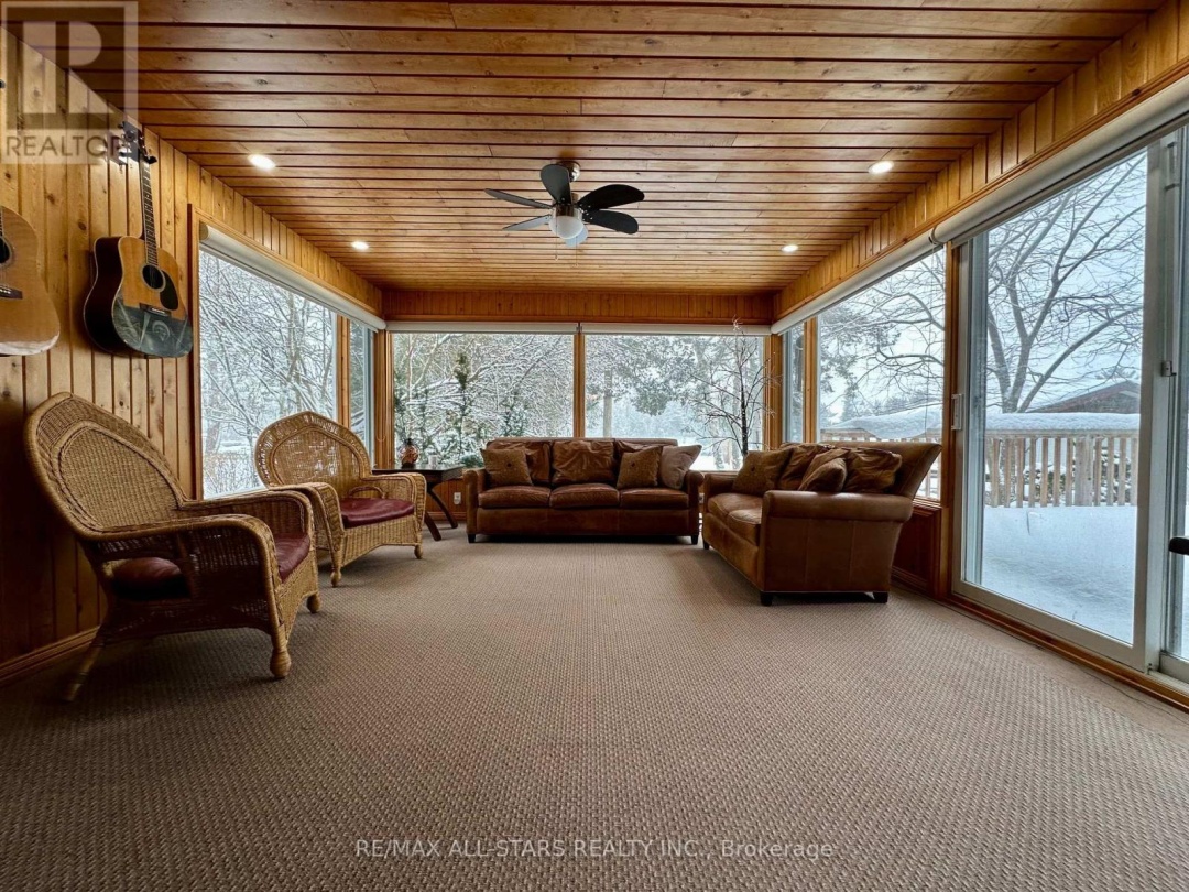 91 Riverside Drive, Pigeon Lake