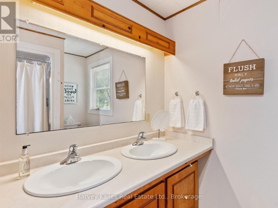 1033 SCOTT LANE, 