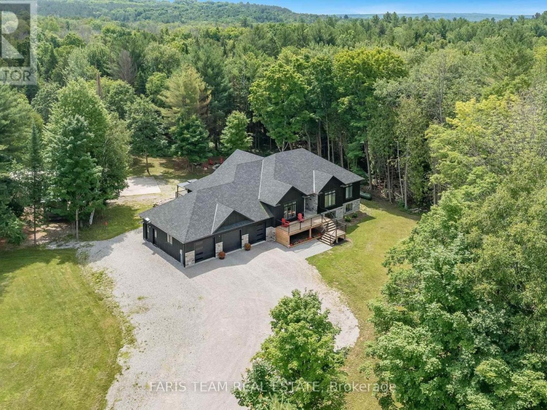 151 Mount Saint Louis Road E, Coldwater Lake