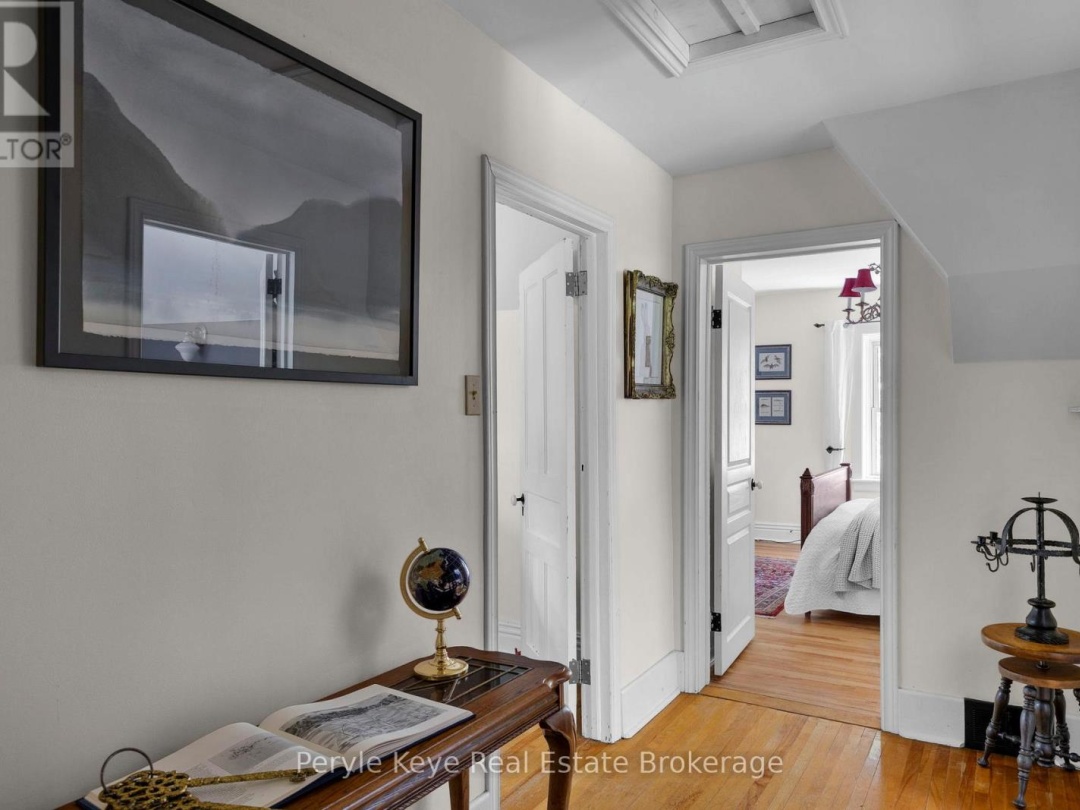 9 KING STREET, 