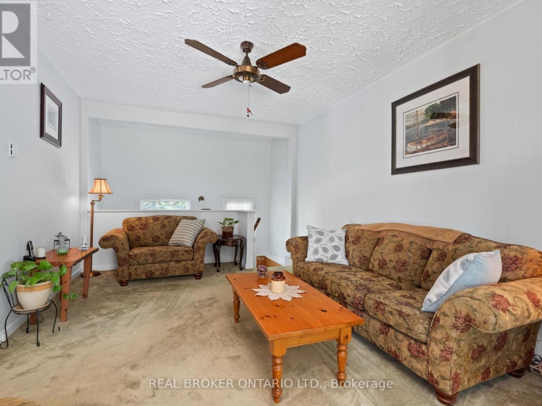 145 BLANCHARD STREET W, 