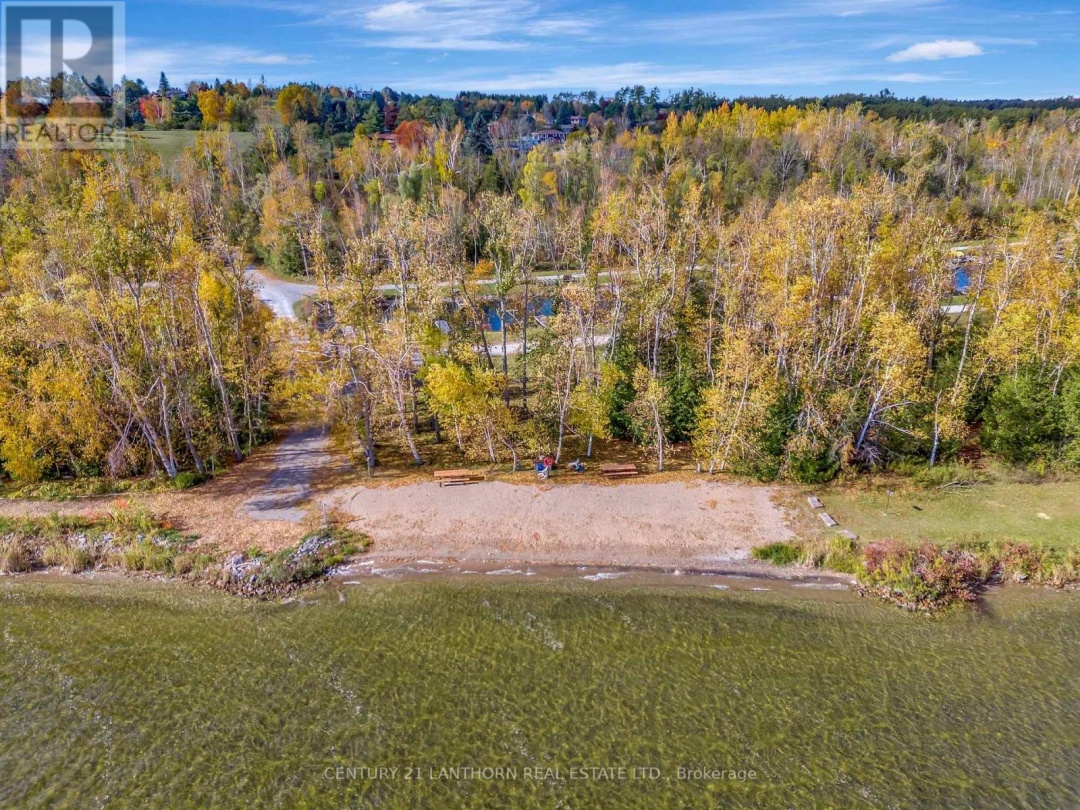 456 OLD SURREY LANE, Pigeon Lake