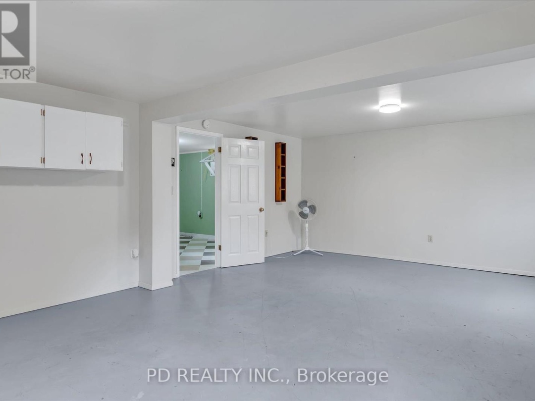 28 BOND STREET E, 