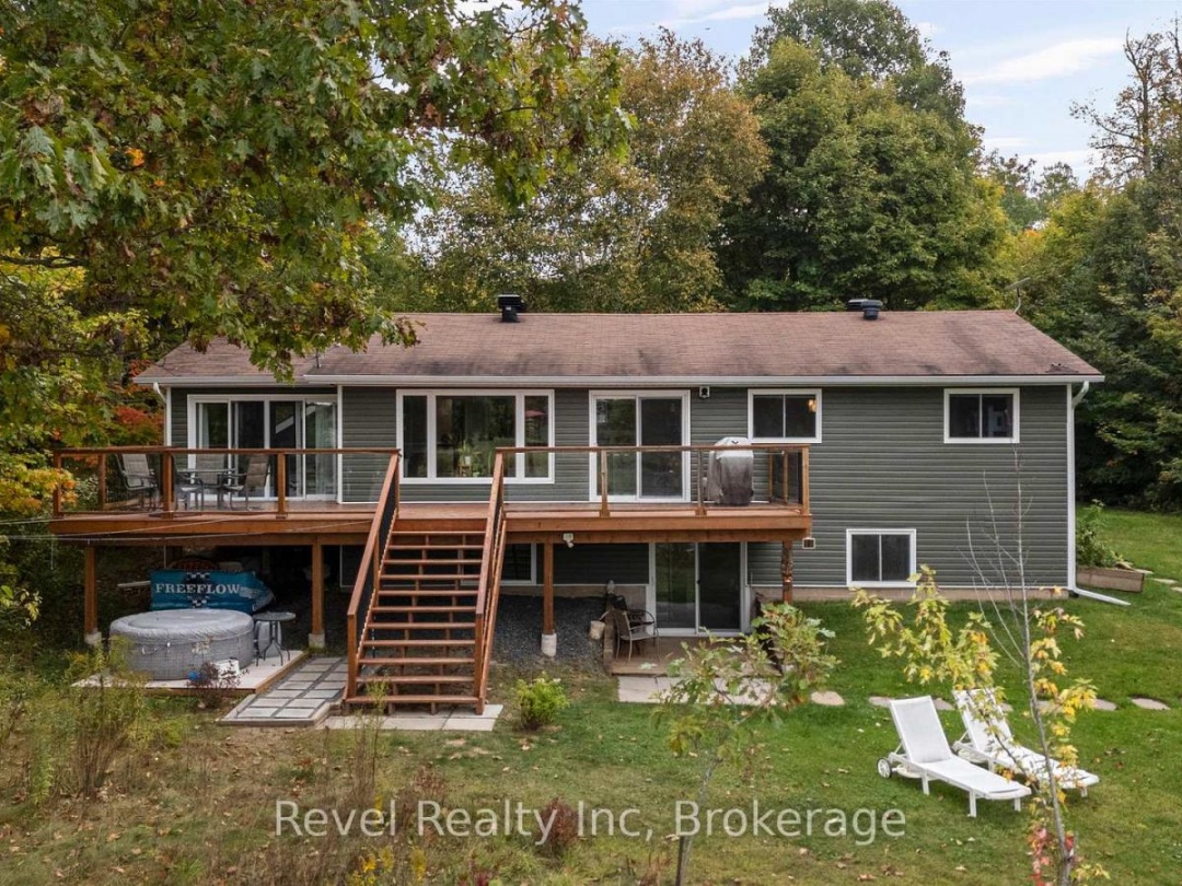 210 BURNETT'S ROAD, Manitouwabing Lake