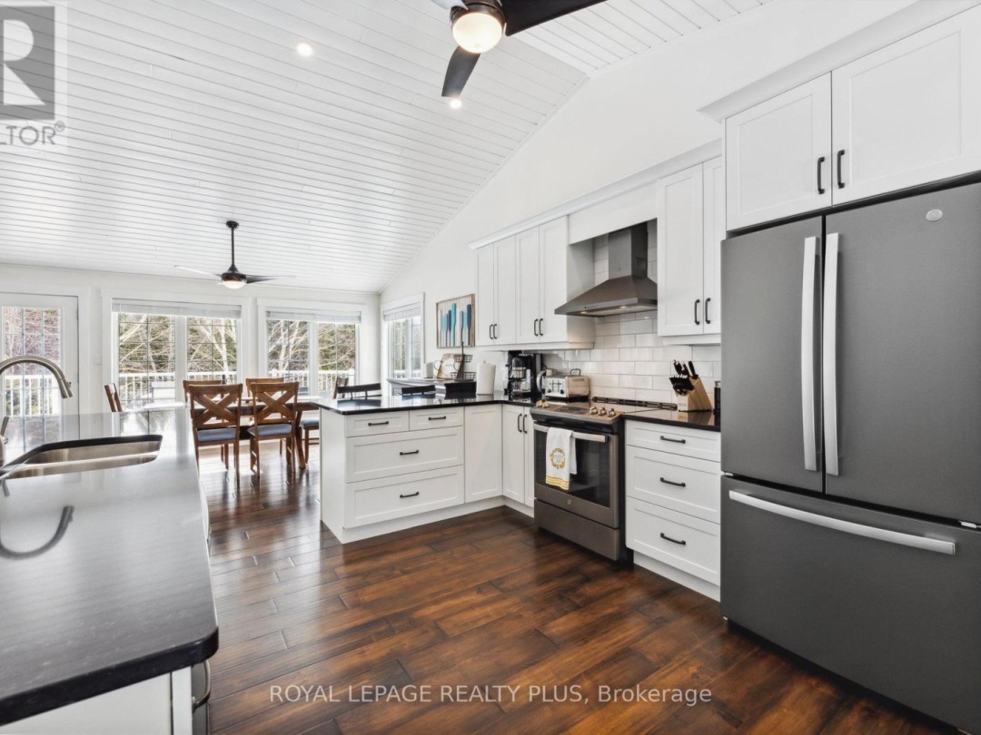 16 BLACK BEAR DRIVE, Burnt River