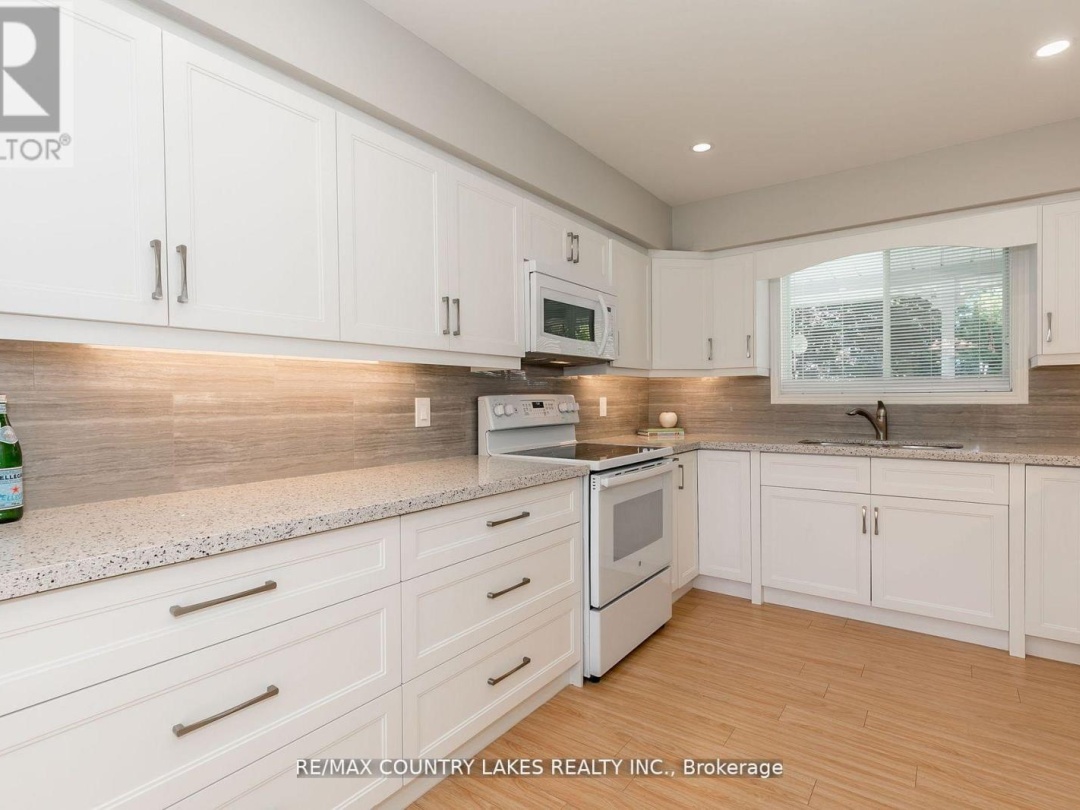 47 LAKE AVENUE, Lake Simcoe