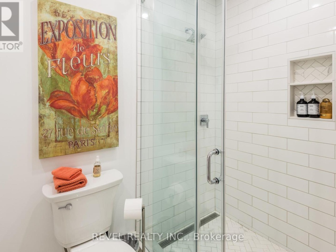 14 BOND STREET W, 