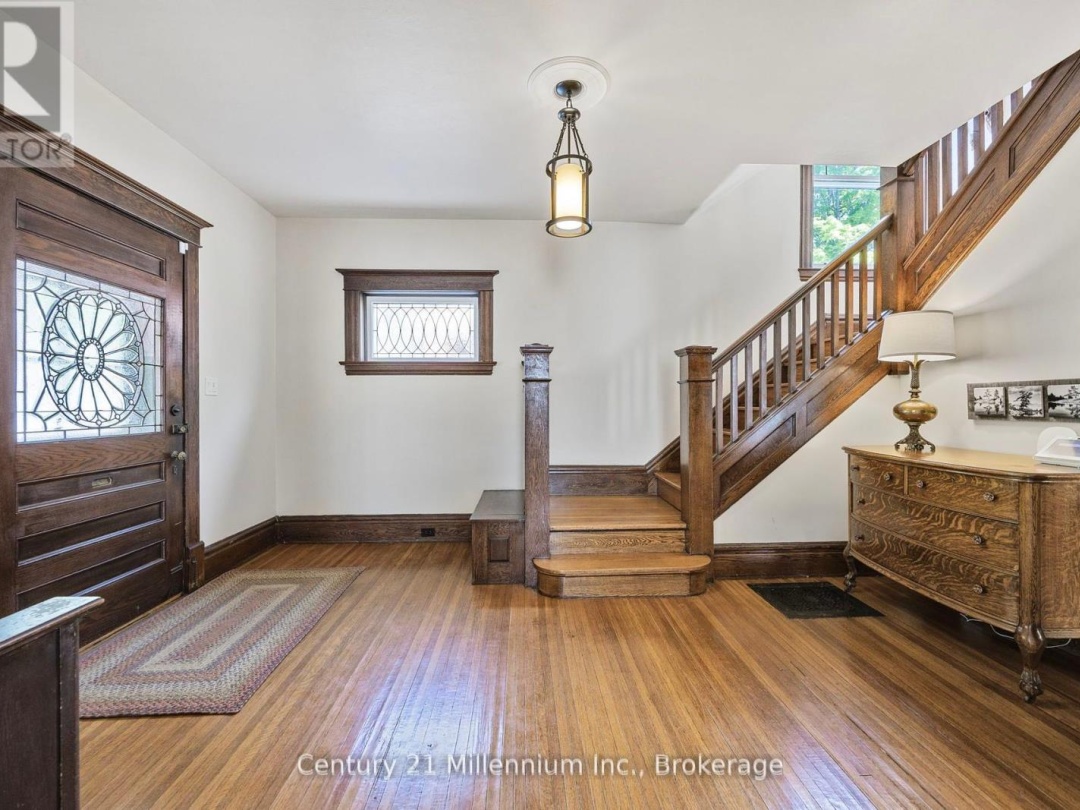 100 MATCHEDASH STREET N, 