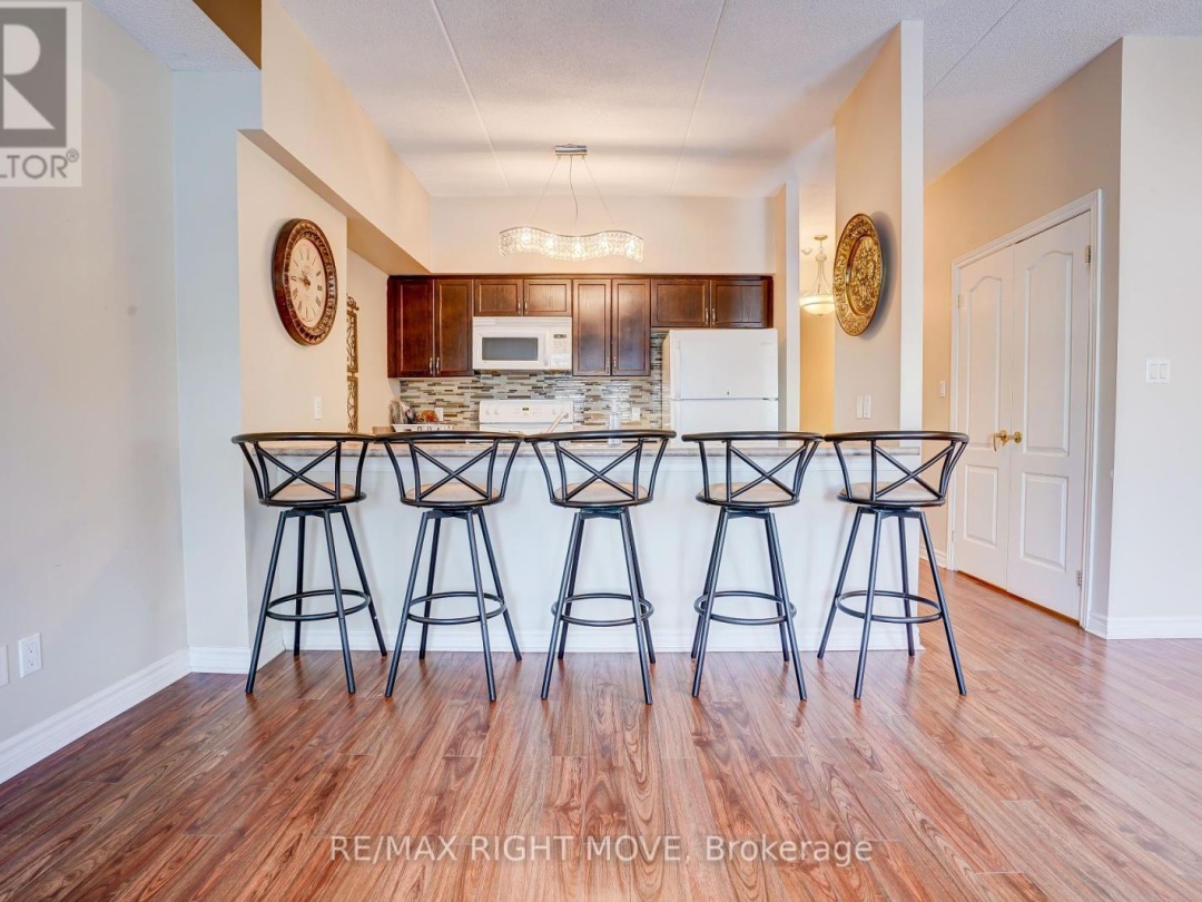 108 486 Laclie Street, Orillia