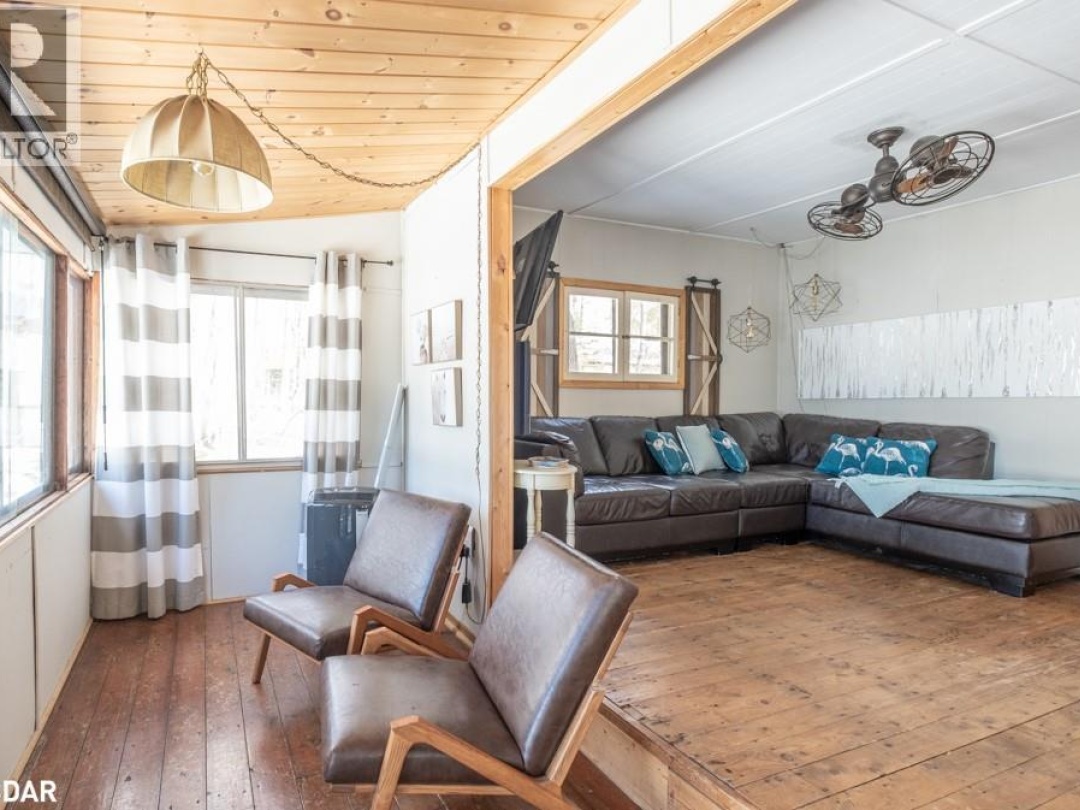 43 GATEWOOD Road, 